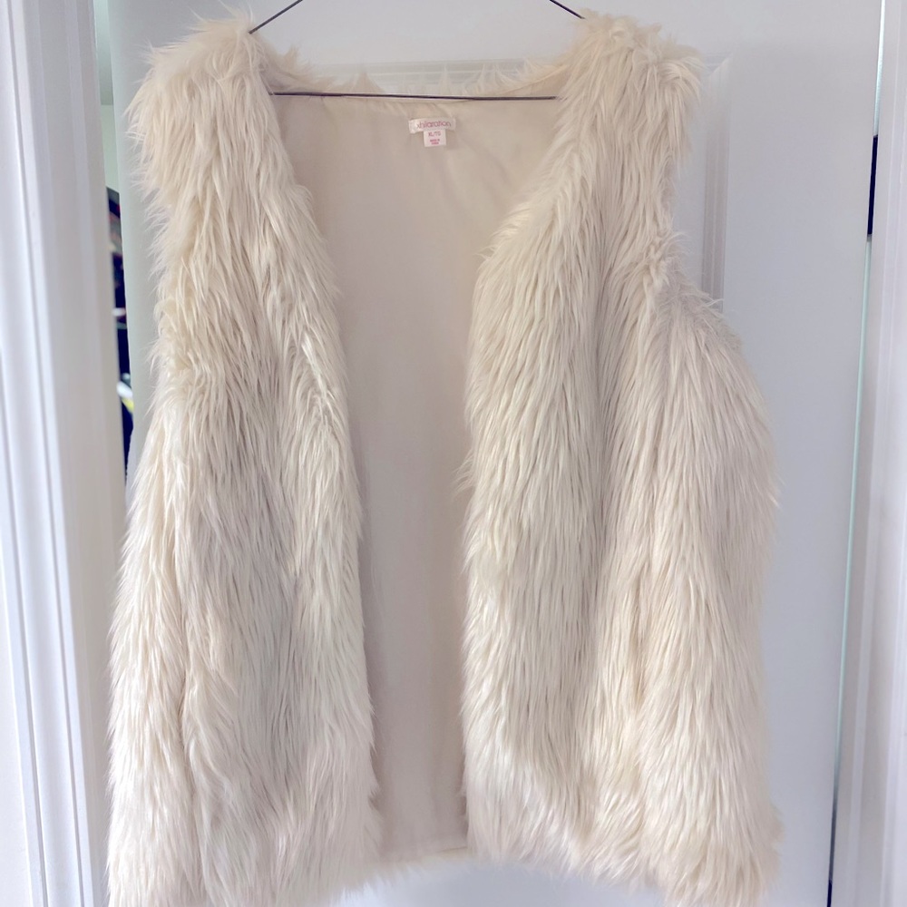 Faux fur vest with side pockets